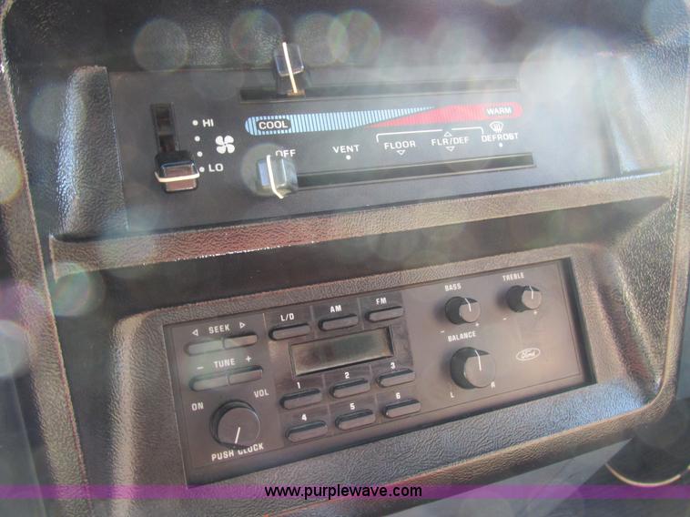 image for item I8936 1988 Ford F350 dump flatbed truck