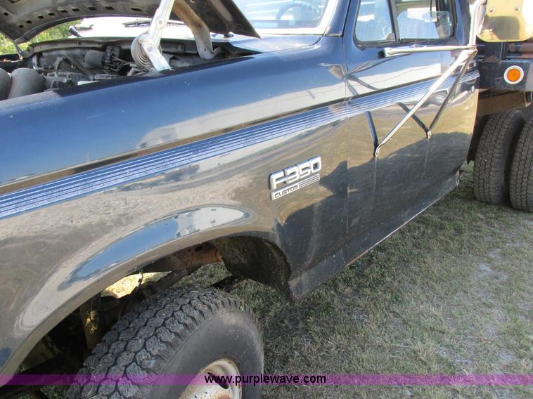 image for item I8936 1988 Ford F350 dump flatbed truck