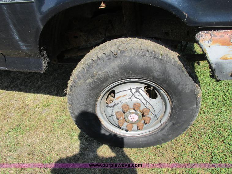 image for item I8936 1988 Ford F350 dump flatbed truck