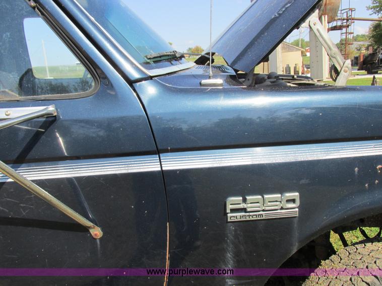 image for item I8936 1988 Ford F350 dump flatbed truck