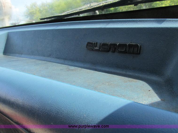 image for item I8936 1988 Ford F350 dump flatbed truck