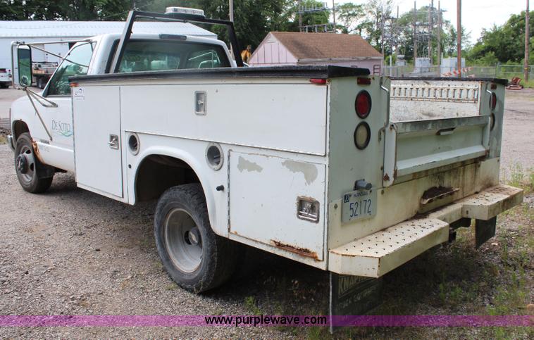 image for item J2233 1999 Chevrolet 3500 utility truck