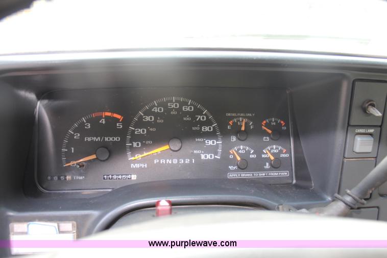 image for item J2233 1999 Chevrolet 3500 utility truck