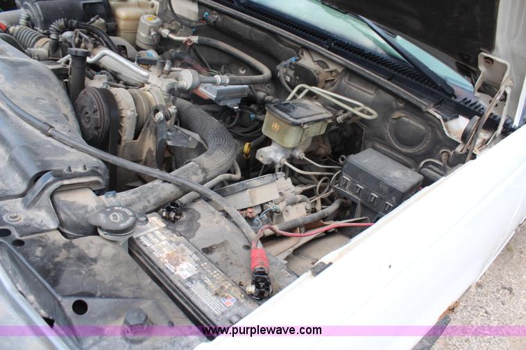 image for item J2233 1999 Chevrolet 3500 utility truck