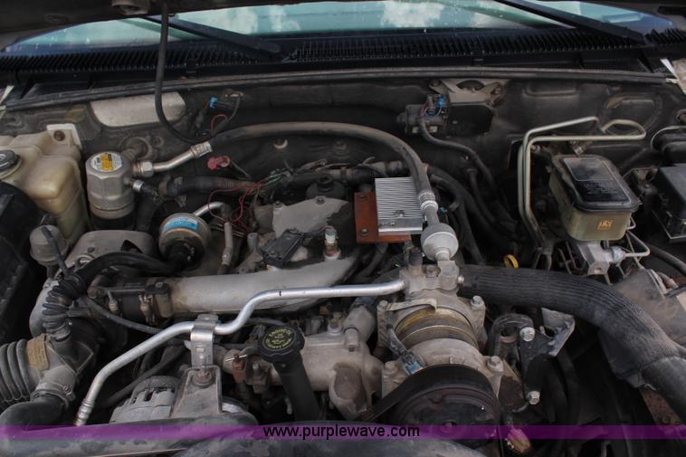 image for item J2233 1999 Chevrolet 3500 utility truck