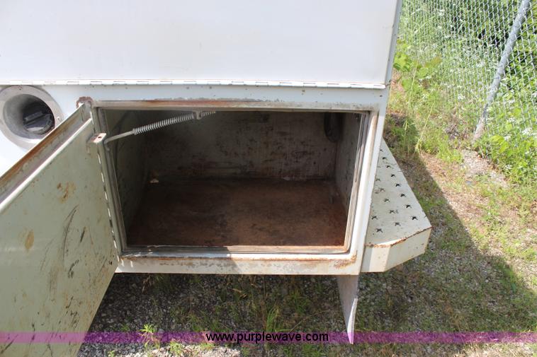 image for item J2233 1999 Chevrolet 3500 utility truck