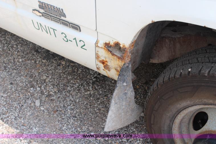 image for item J2233 1999 Chevrolet 3500 utility truck