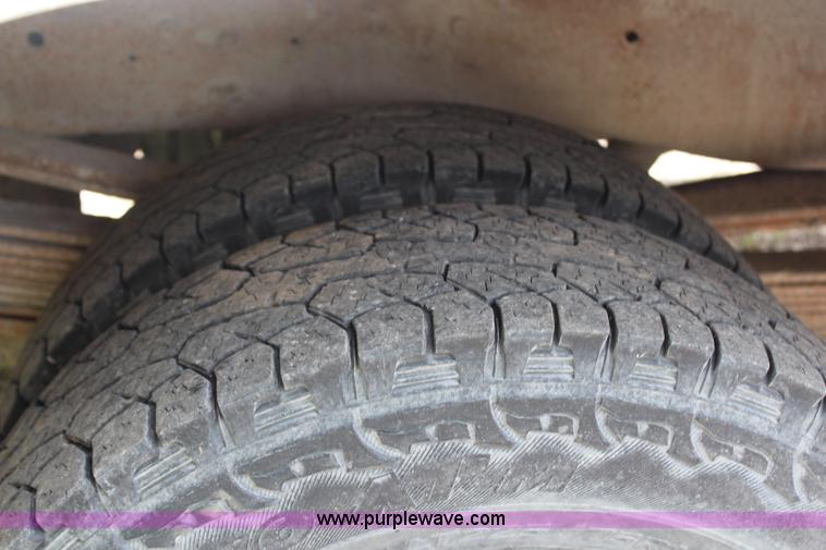 image for item J2233 1999 Chevrolet 3500 utility truck