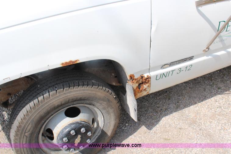 image for item J2233 1999 Chevrolet 3500 utility truck