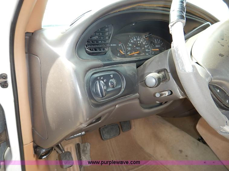 image for item J3011 1997 Ford Taurus GL