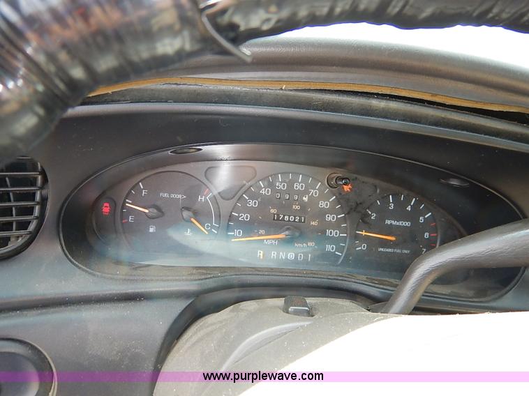 image for item J3011 1997 Ford Taurus GL