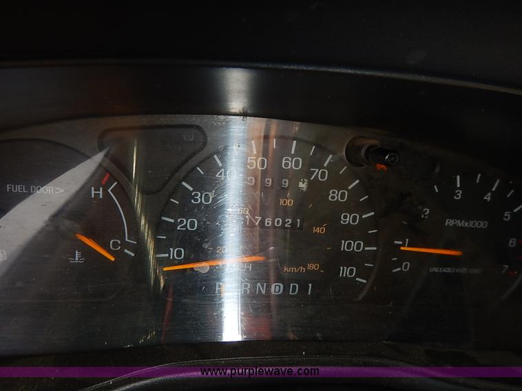 image for item J3011 1997 Ford Taurus GL