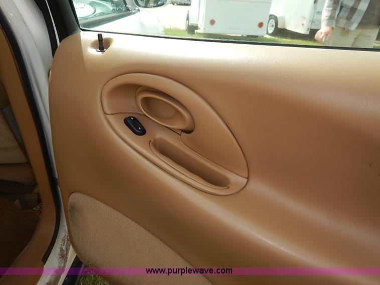 image for item J3011 1997 Ford Taurus GL