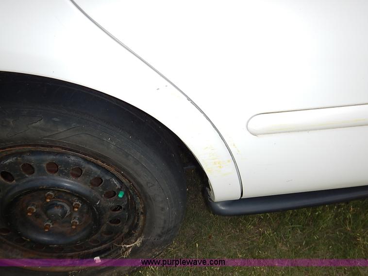 image for item J3011 1997 Ford Taurus GL