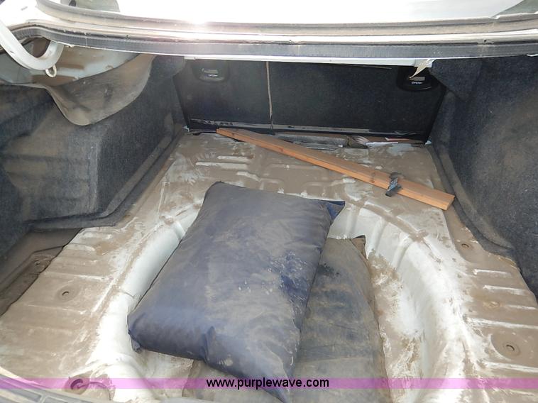 image for item J3011 1997 Ford Taurus GL