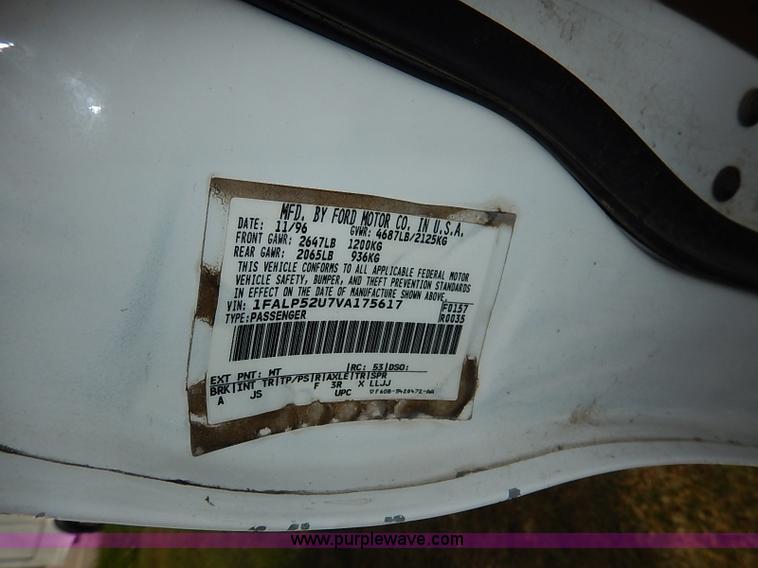 image for item J3011 1997 Ford Taurus GL