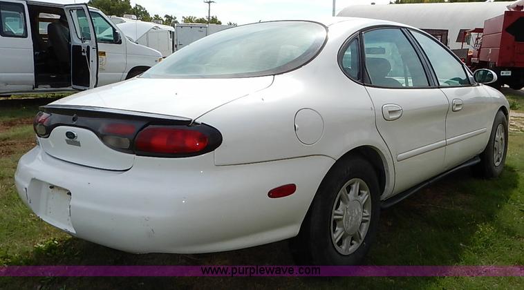 image for item J3013 1999 Ford Taurus SE