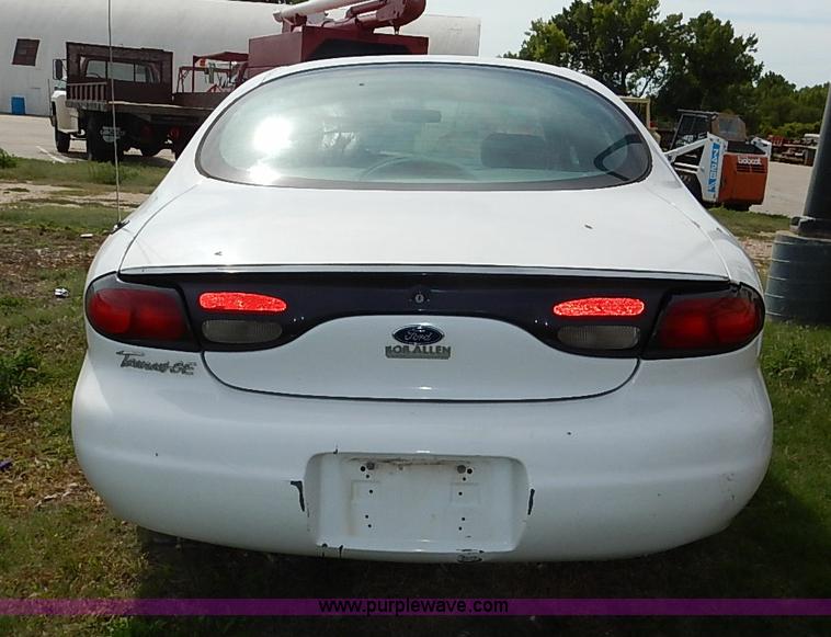 image for item J3013 1999 Ford Taurus SE