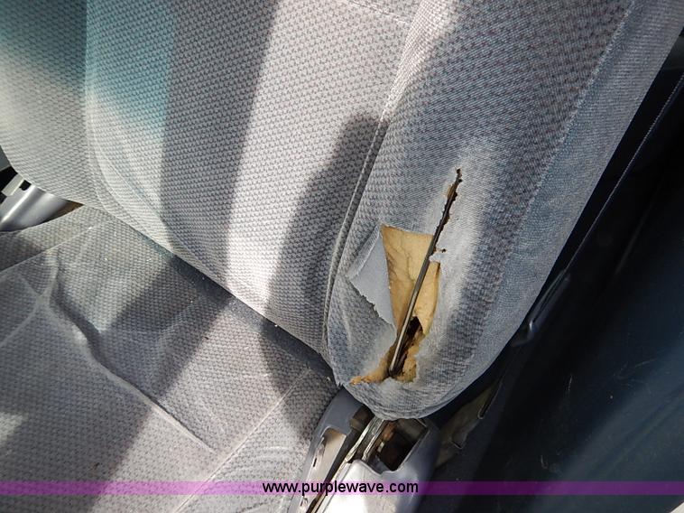 image for item J3013 1999 Ford Taurus SE