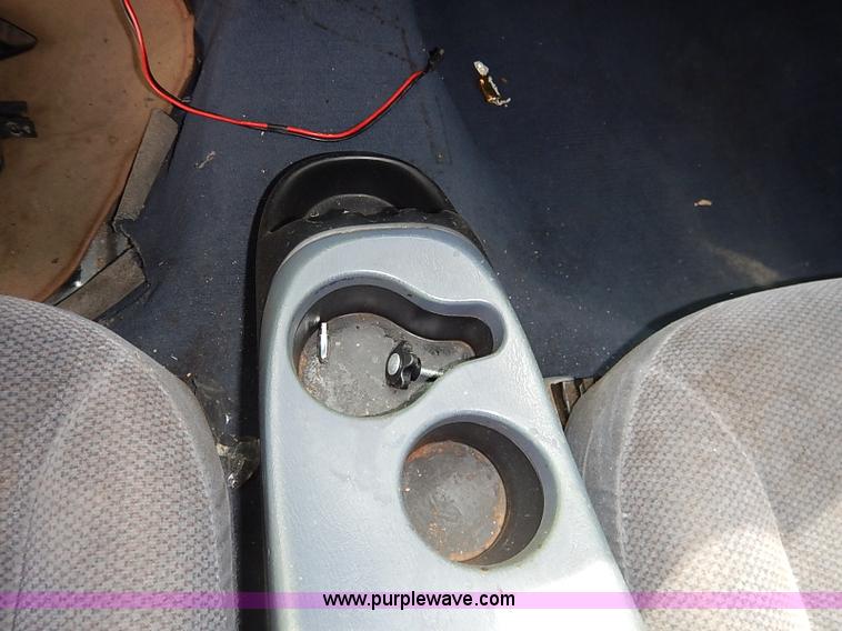 image for item J3013 1999 Ford Taurus SE