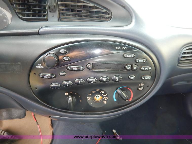 image for item J3013 1999 Ford Taurus SE