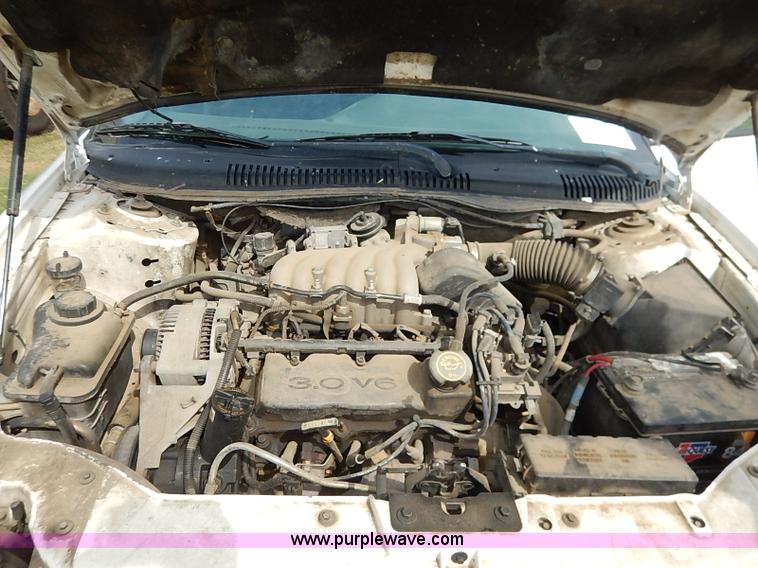image for item J3013 1999 Ford Taurus SE