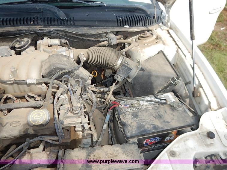 image for item J3013 1999 Ford Taurus SE