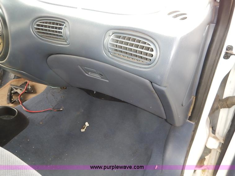 image for item J3013 1999 Ford Taurus SE