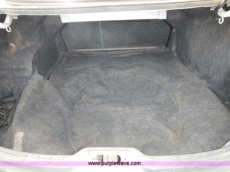 image for item J3013 1999 Ford Taurus SE