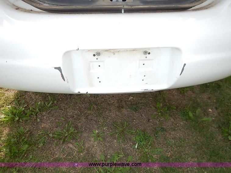 image for item J3013 1999 Ford Taurus SE