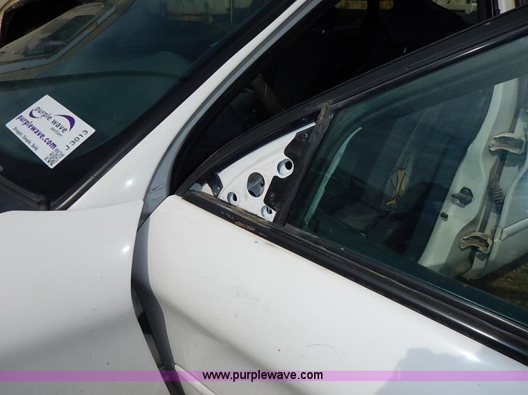 image for item J3013 1999 Ford Taurus SE