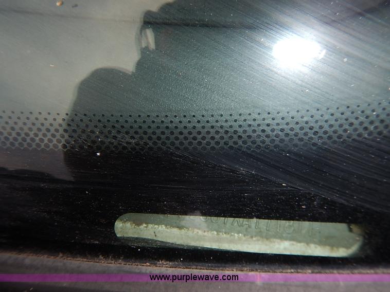 image for item J3013 1999 Ford Taurus SE