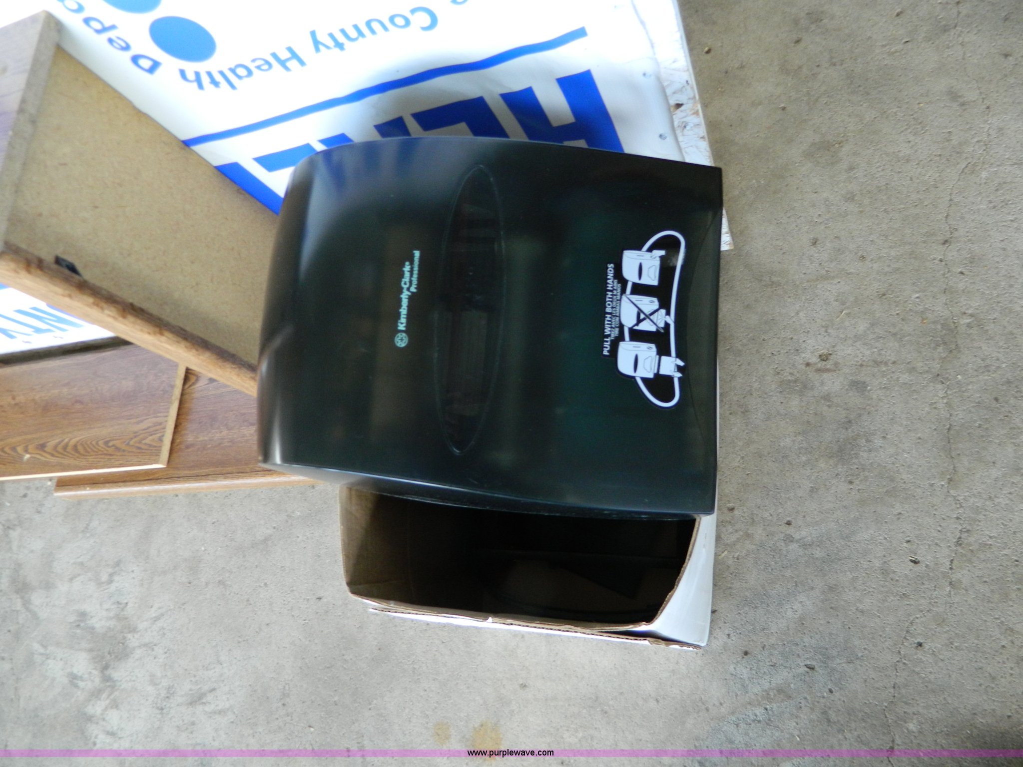 Assorted office supplies in Salina, KS Item AL9773 sold Purple Wave