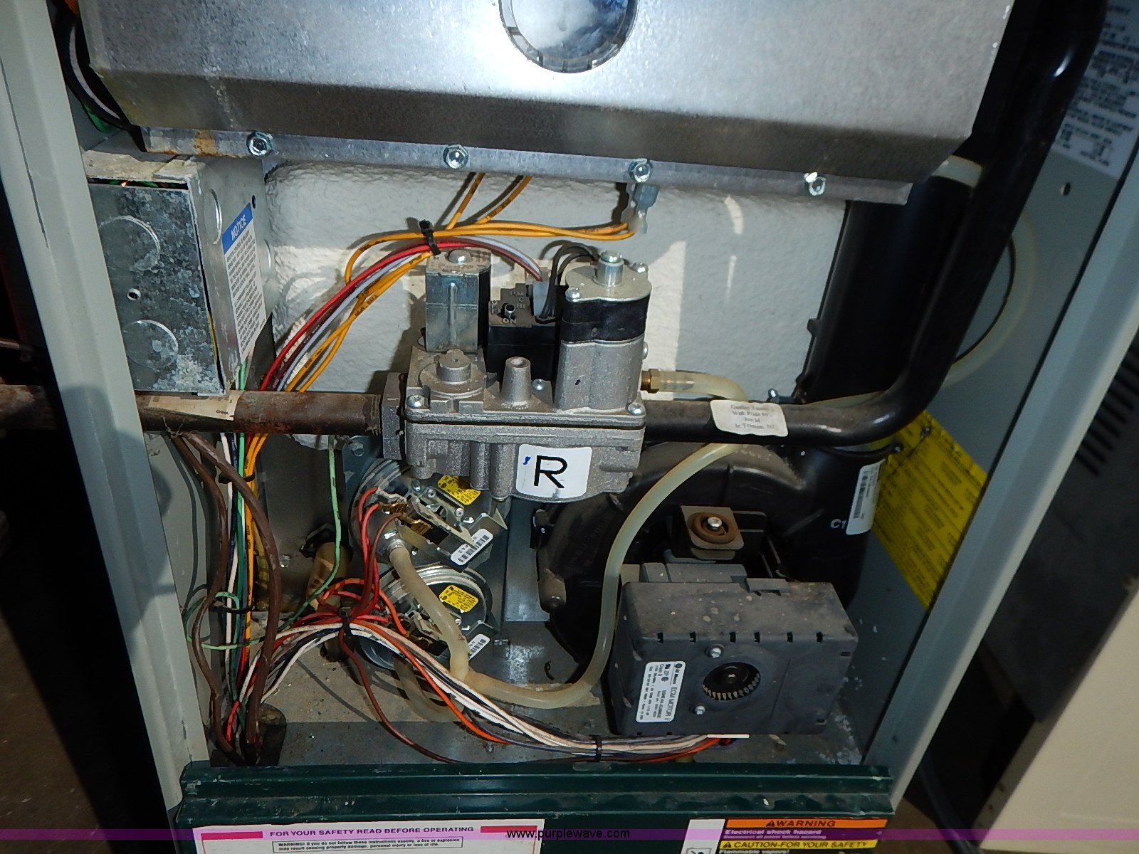 Trane XV90 central air unit in Holton, KS Item AY9136 sold Purple Wave