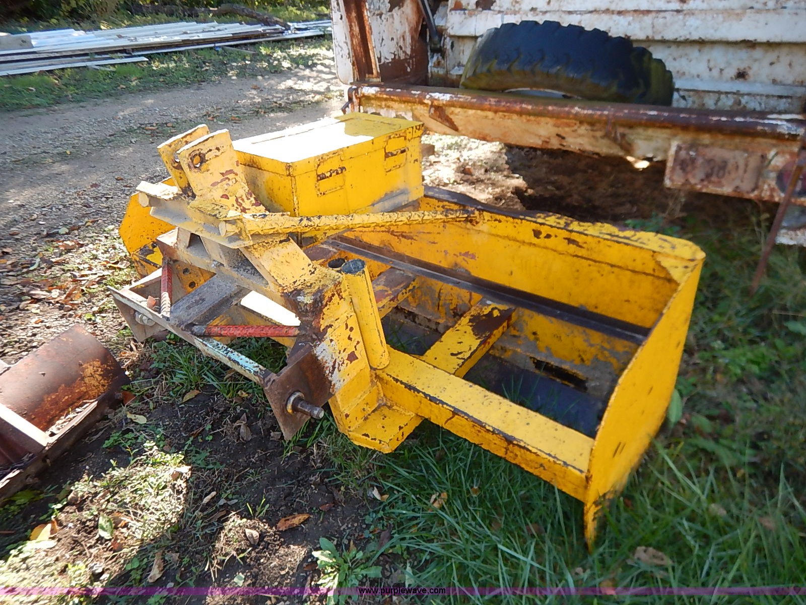 6'W box blade in Vassar, KS Item I5385 sold Purple Wave