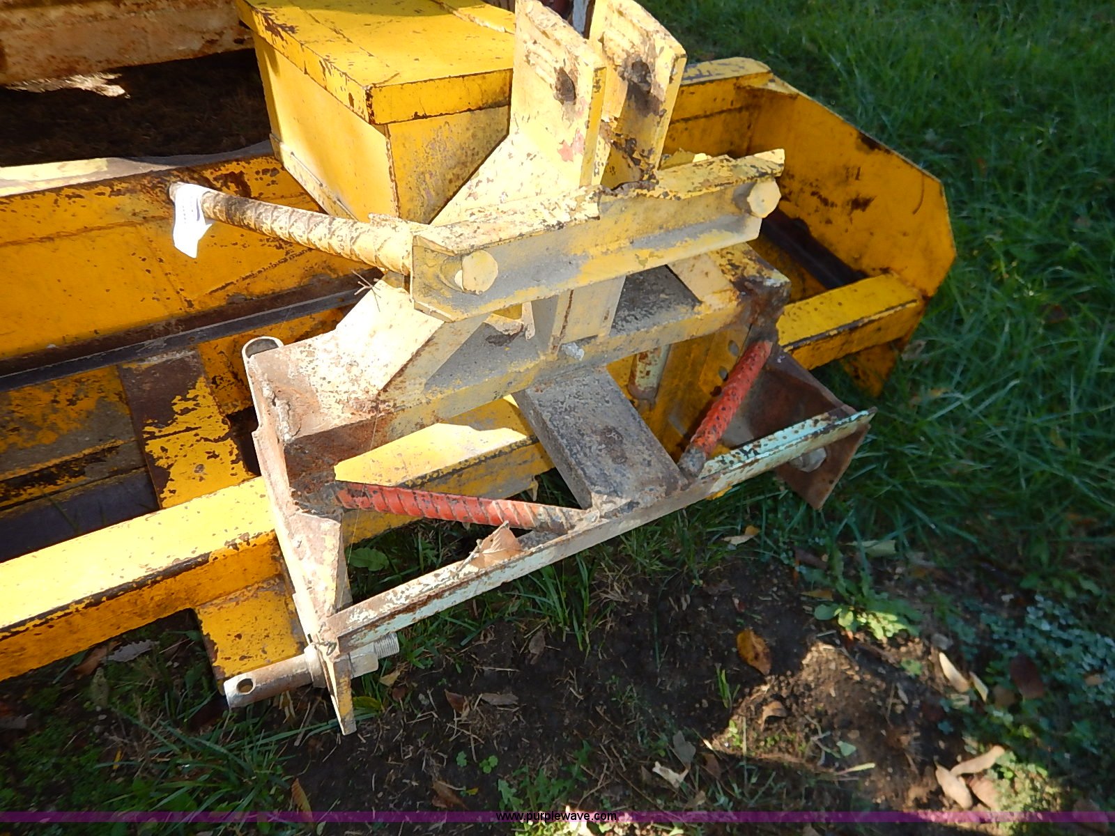 6'W box blade in Vassar, KS Item I5385 sold Purple Wave