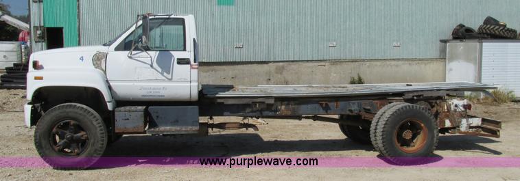 image for item AW9885 1991 Chevrolet Kodiak truck cab and chassis