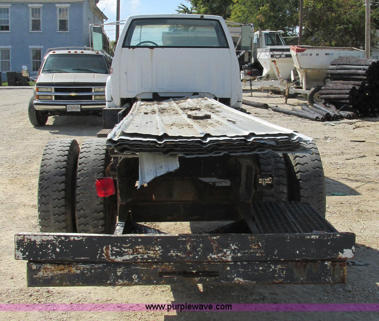 image for item AW9885 1991 Chevrolet Kodiak truck cab and chassis