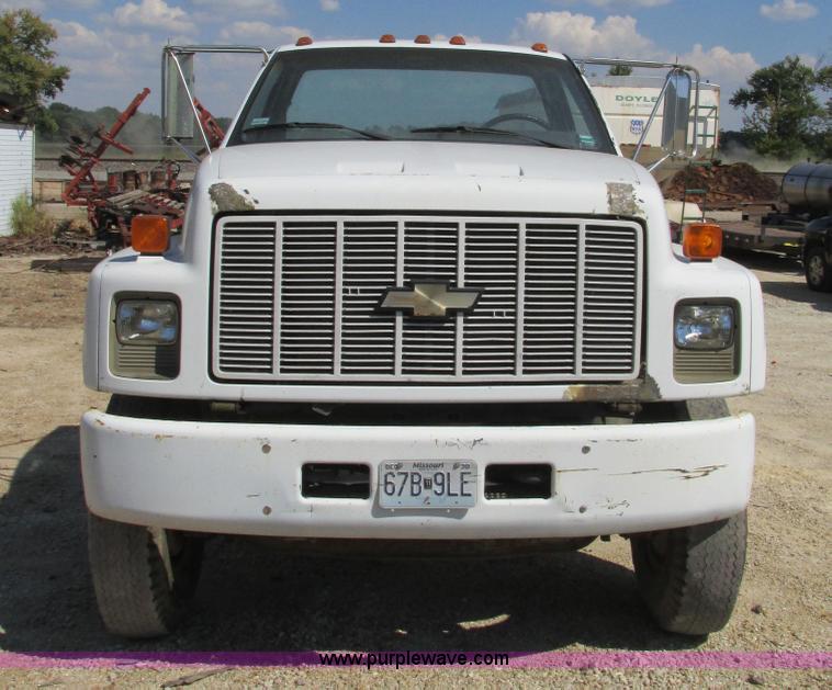 image for item AW9885 1991 Chevrolet Kodiak truck cab and chassis