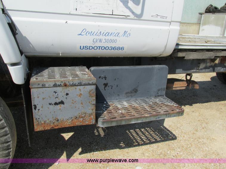 image for item AW9885 1991 Chevrolet Kodiak truck cab and chassis