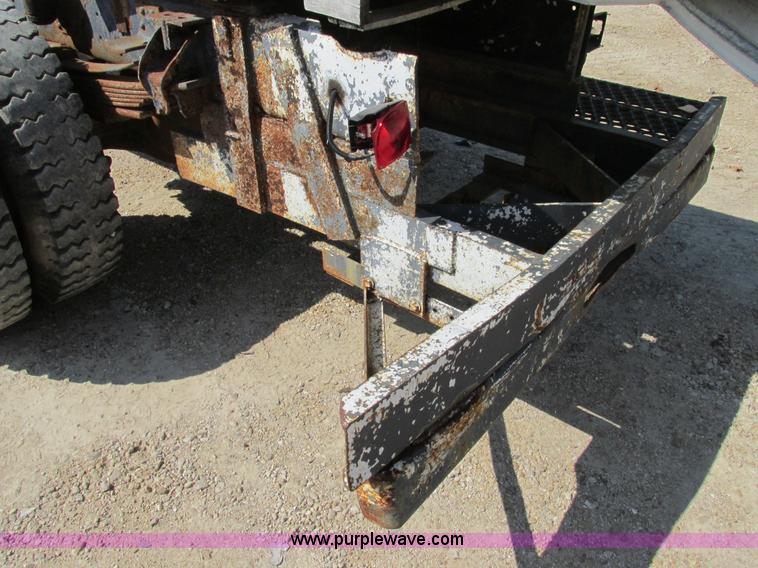 image for item AW9885 1991 Chevrolet Kodiak truck cab and chassis