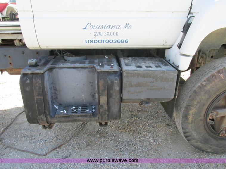 image for item AW9885 1991 Chevrolet Kodiak truck cab and chassis