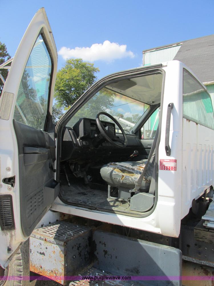 image for item AW9885 1991 Chevrolet Kodiak truck cab and chassis