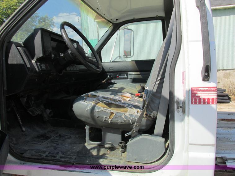 image for item AW9885 1991 Chevrolet Kodiak truck cab and chassis