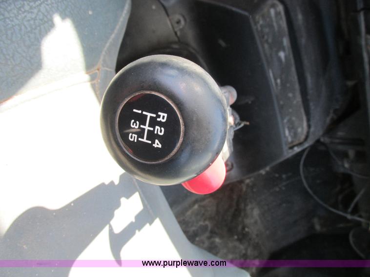 image for item AW9885 1991 Chevrolet Kodiak truck cab and chassis