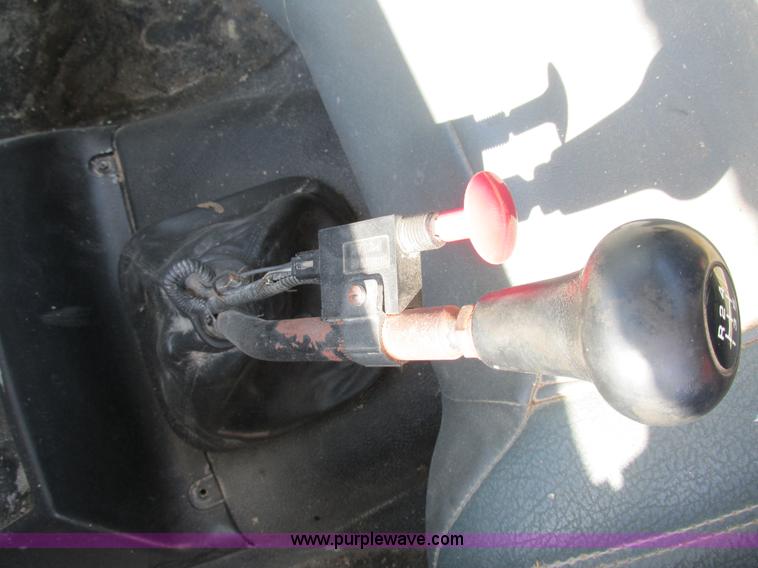 image for item AW9885 1991 Chevrolet Kodiak truck cab and chassis