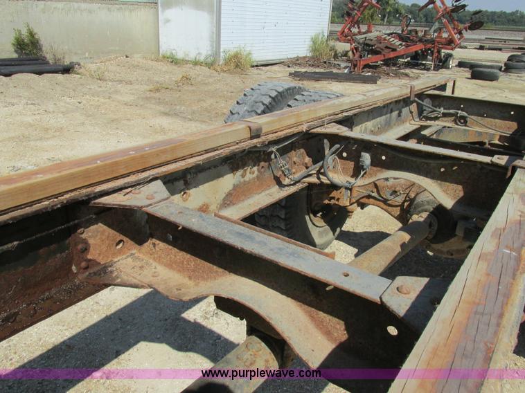 image for item AW9885 1991 Chevrolet Kodiak truck cab and chassis