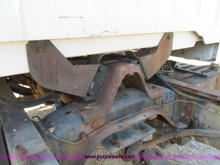 image for item AW9885 1991 Chevrolet Kodiak truck cab and chassis