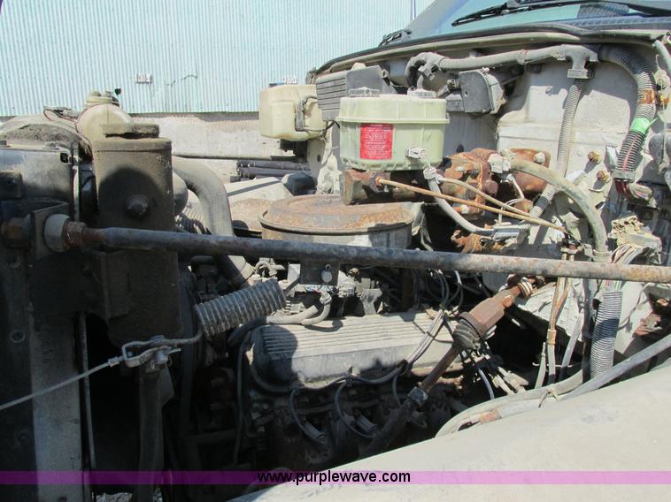 image for item AW9885 1991 Chevrolet Kodiak truck cab and chassis