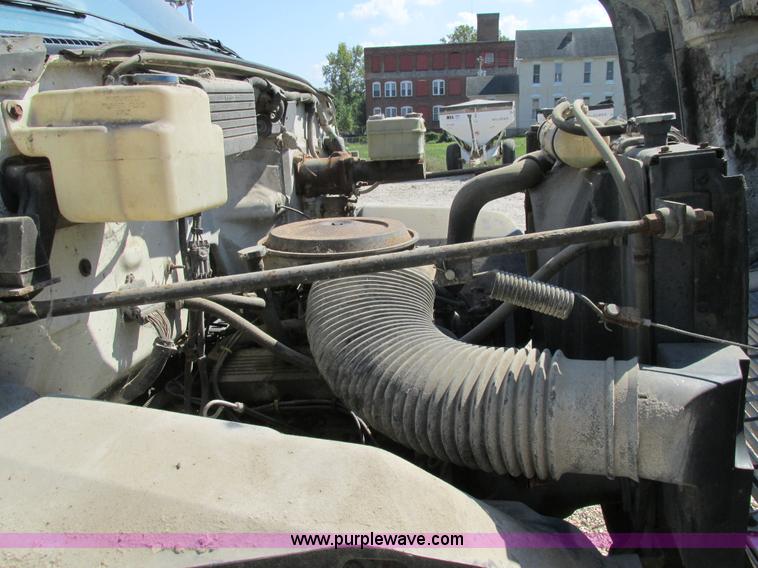 image for item AW9885 1991 Chevrolet Kodiak truck cab and chassis